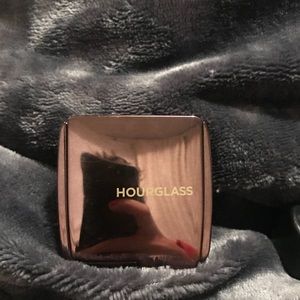 Hourglass ambient dim light highlighter